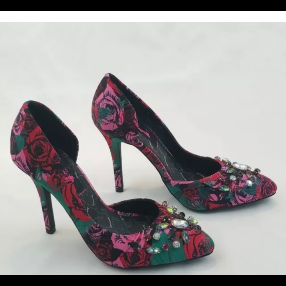 Betsey Johnson - Picture 2 of 11